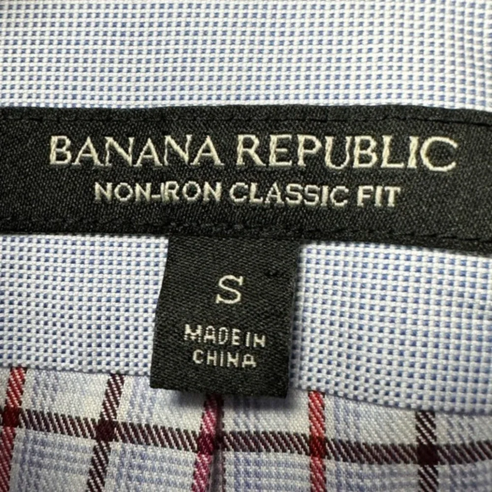 Banana Republic Button Up Shirt Adult Small Blue Red Plaid Classic Vented Mens